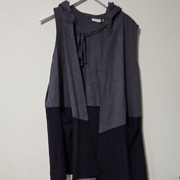 LOGO by Lori Goldstein Gray and Black Sleeveless Hoodie - Picture 1 of 8
